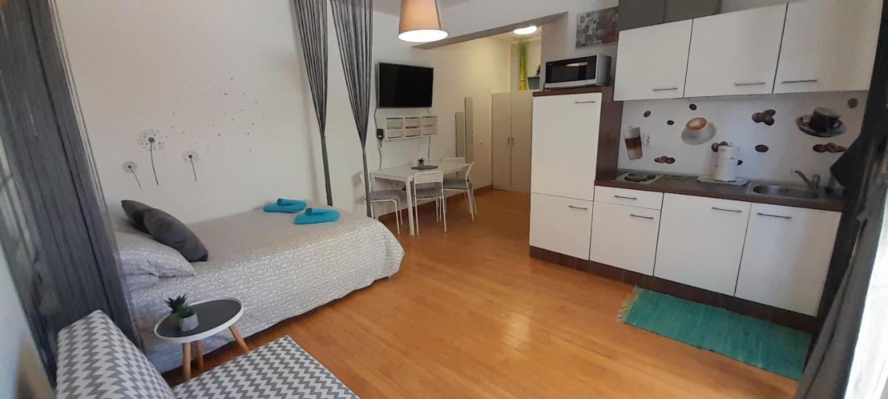 Apartment Nina Pula Exterior photo